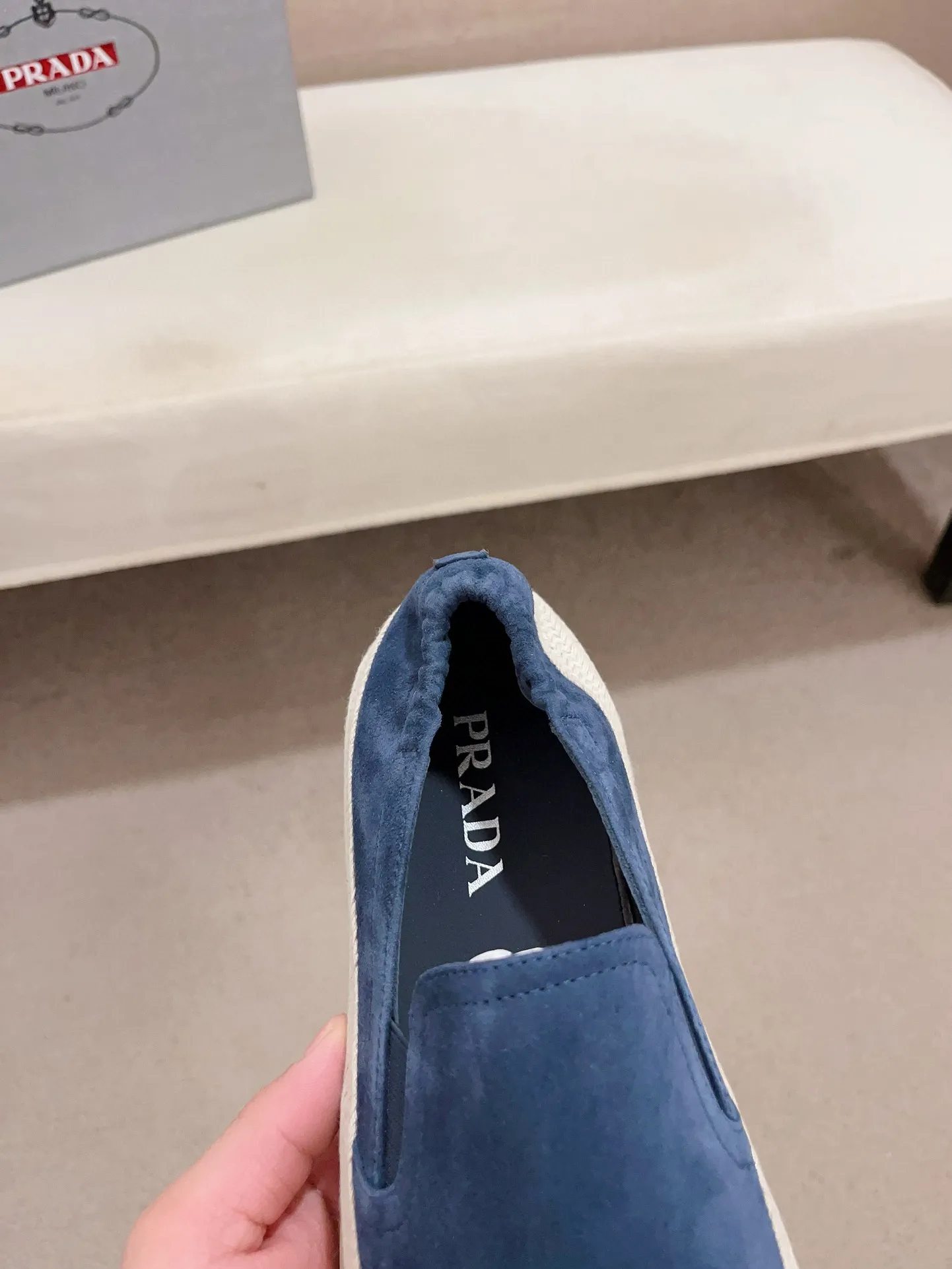 Men's shoes 💰 540💰 ✔️✔️✔️Higher version High-quality new PRADA (Prada) counters are launched at the same time. The new men's shoes and 😘 fabrics are made of high-tech glue-making technology. Lining: Full cowhide lining. 👍🏿 High-end ☄️ air-cushion molded anti-slip rubber outsole, exquisite lines, simple and elegant, comfortable and high-end for leisure travel. Code number: 38 to 45